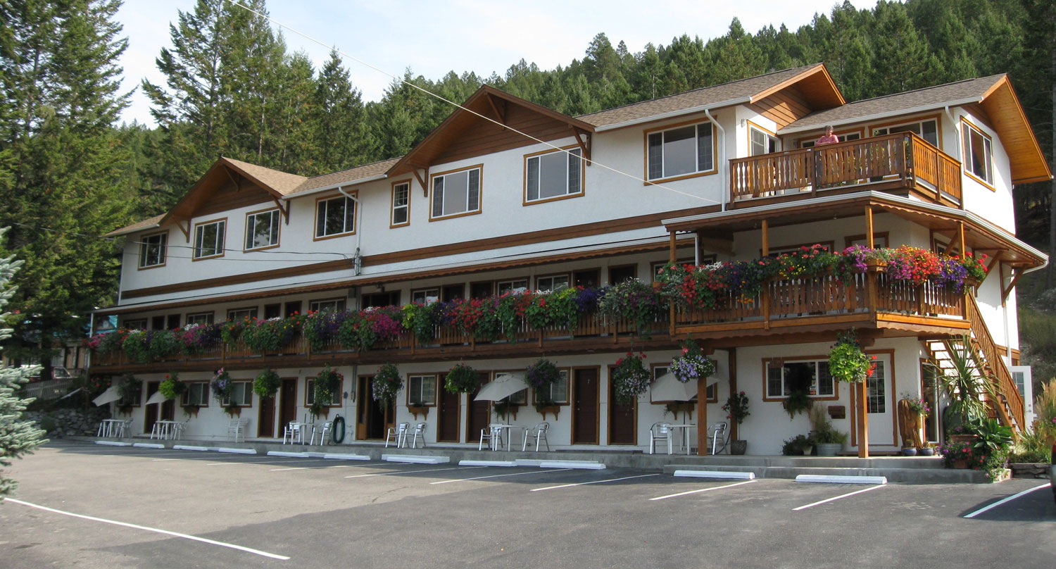 Destination Inn Radium Book a Room at The Gateway | Radium Hot Springs